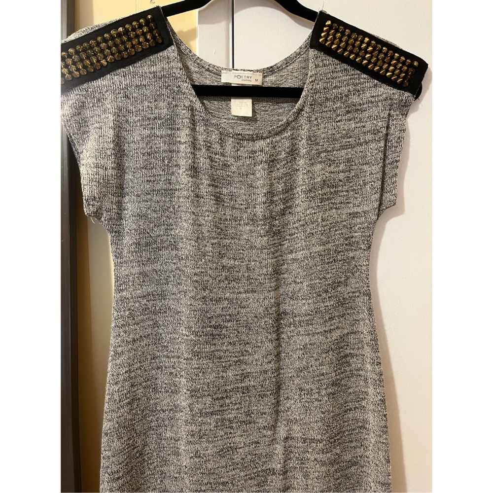 Gray studded shoulders thin/light weight t-shirt!